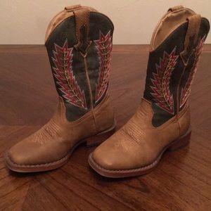 Roper boy’s cowboy boots, size 9